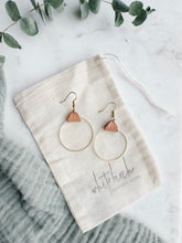 Load image into Gallery viewer, Peach Dust Leather & Brass Circle Earrings