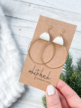 Load image into Gallery viewer, Alabaster Leather & Brass Circle Earrings