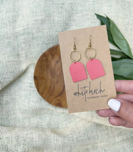 Load and play video in Gallery viewer, *SALE* Pink Coral Leather with Brass Circle Earrings With Raw Brass Hook