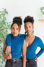 Load image into Gallery viewer, Emerald Green Leather Leaf Earrings.