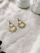 Load image into Gallery viewer, Brass Sunflower Earrings