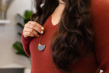 Load image into Gallery viewer, Geometric Army Green & Black Leather Necklace