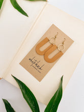 Load image into Gallery viewer, Biscuit Brown U-Shaped Leather & Brass Ring Earrings