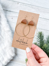 Load image into Gallery viewer, Saddle Leather &amp; Brass Circle Earrings
